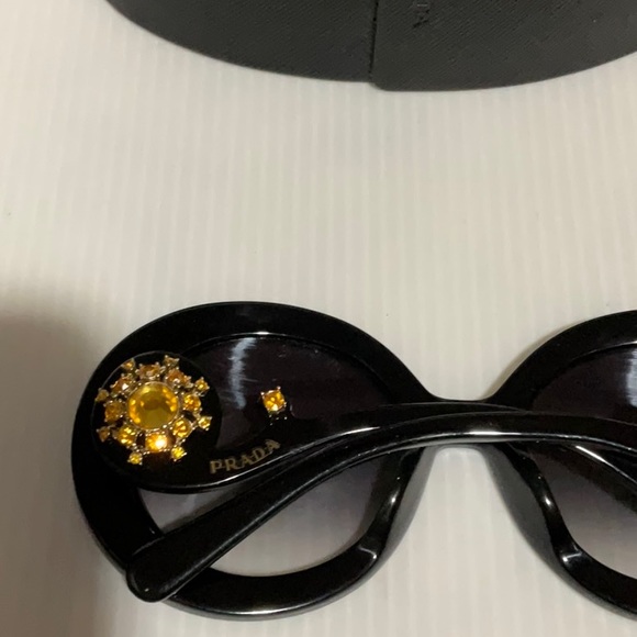 Prada woman’s sunglasses spr 27QS round frame made in Italy - Picture 11 of 11